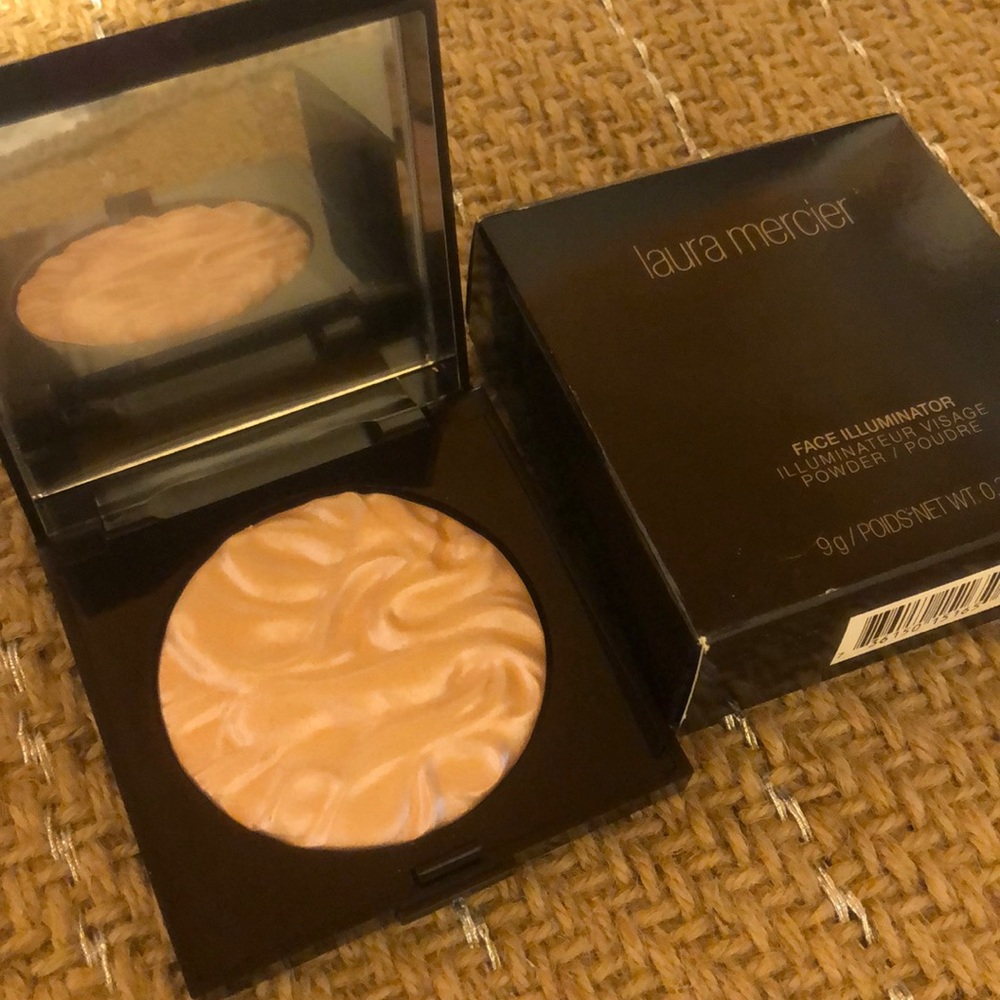 NEW Laura Mercier Face Illuminator Powder - Picture 2 of 2